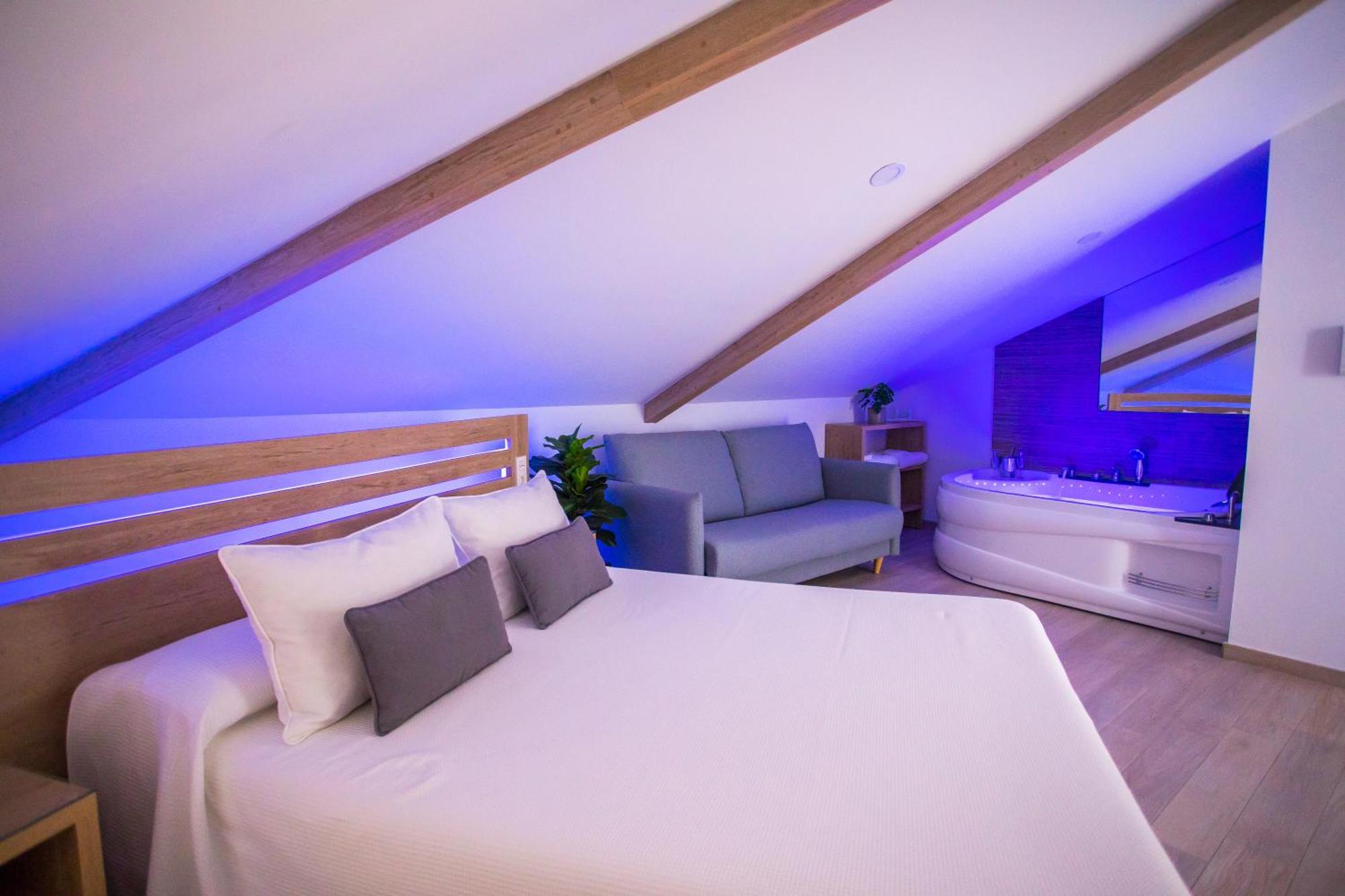 Apartahotel Enfasis-Group El Cuervo  ภายนอก รูปภาพ